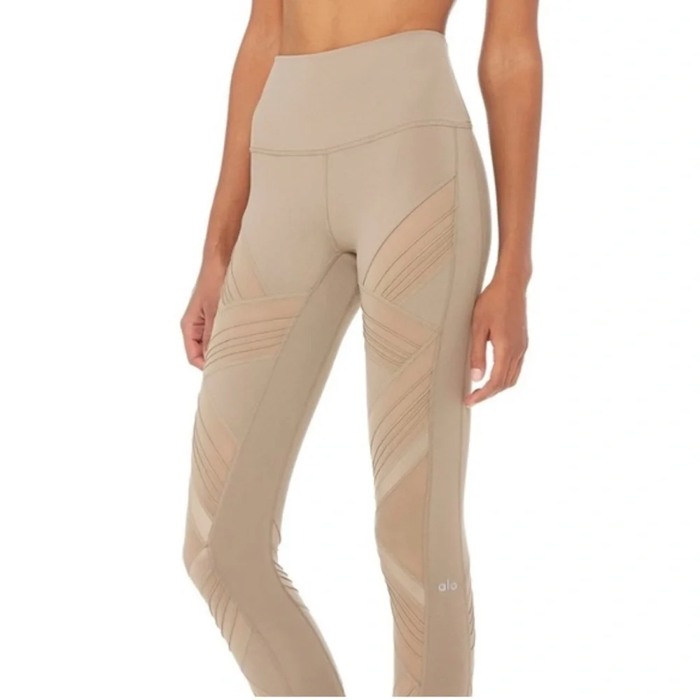 Alo Yoga Women's Ultimate High Waist High Waist Moto Leggings